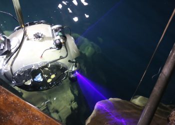 Robôs submarinos exploram mina no Reino Unido e caverna em Budapeste