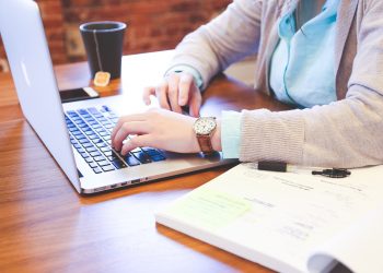 This set of projects includes two initiatives in the field of robotics, two projects on artificial intelligence and a fifth project focused on production planning.