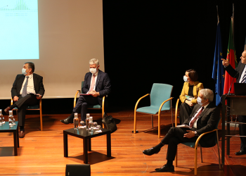 João Peças Lopes at the discussion session of the National Hydrogen Strategy