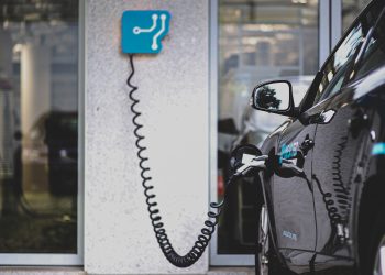 Laboratório de Redes Elétricas Inteligentes e Veículos Elétricos celebra dez anos de inovação em energia