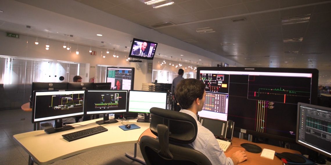 Sala de controlo da rede de distribuição da EDP