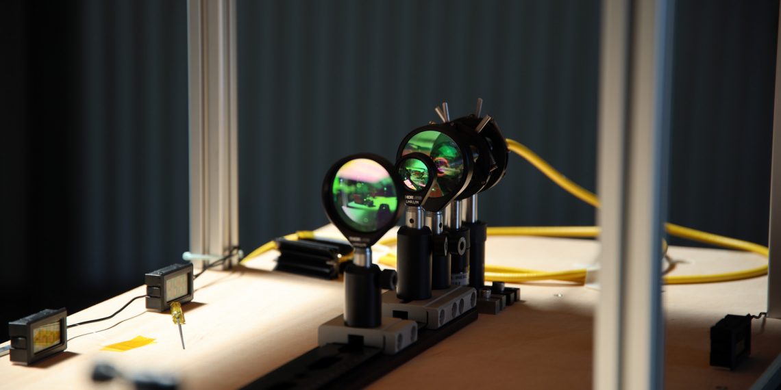 INESC TEC desenvolve laser de alta potência em fibra ótica para alimentar nano satélites