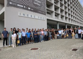 Da sala de aula para o laboratório: 45 estudantes experimentam atividades de investigação e desenvolvimento