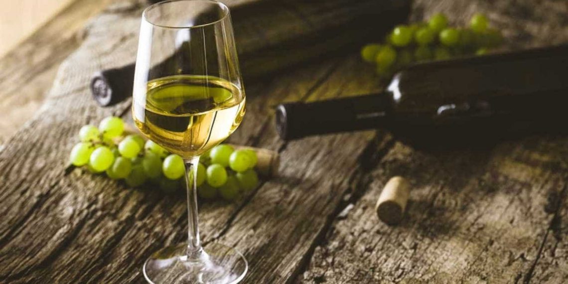 Sabe-se pouco sobre o envelhecimento do vinho do Porto Branco. Mas este projeto quer mudar isso