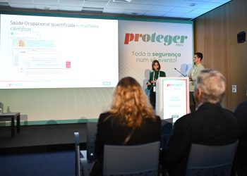 What wearable and Artificial Intelligence technology does INESC TEC have for Health and Safety at Work?