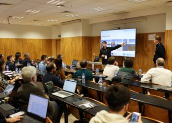 INESC TEC presents a system for manoeuvring autonomous robots and hosts a presentation of industrial solutions