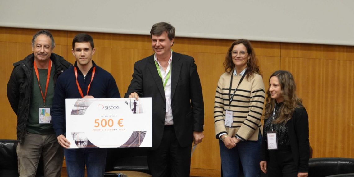 Investigador do INESC TEC premiado por solução matemática na programação de máquinas