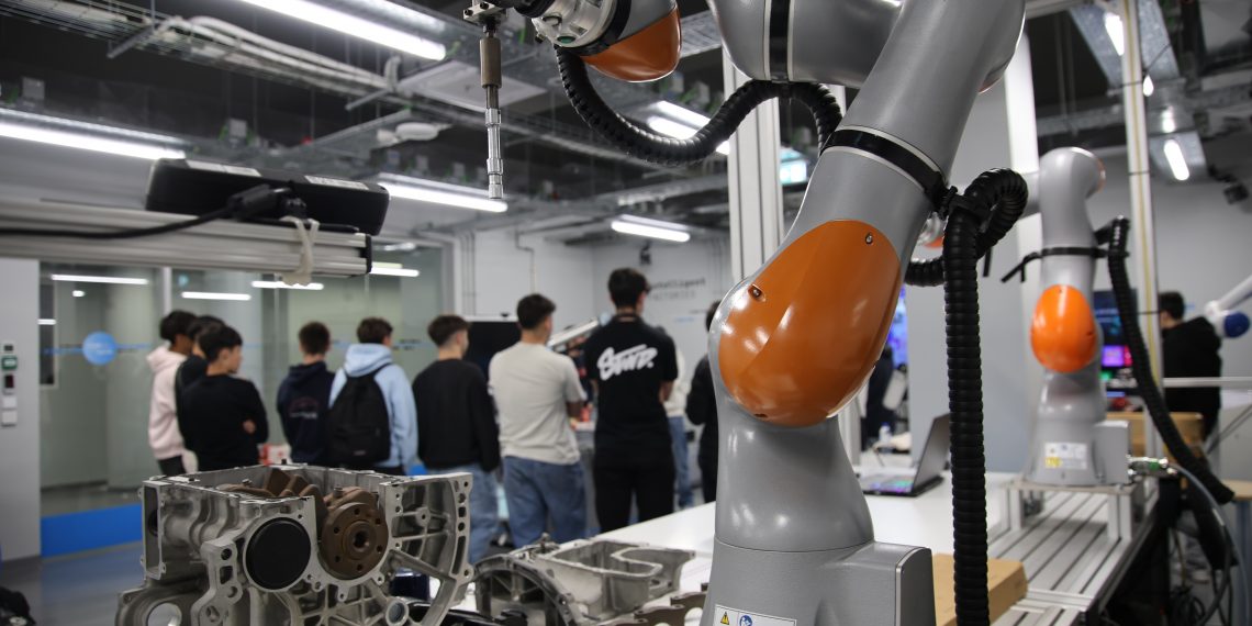 Mais de 100 estudantes do ensino secundário na primeira Semana Aberta do INESC TEC