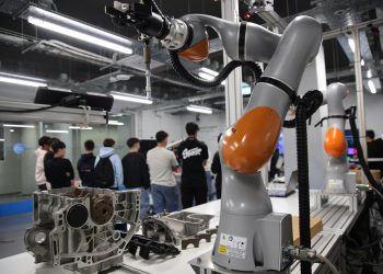 Mais de 100 estudantes do ensino secundário na primeira Semana Aberta do INESC TEC