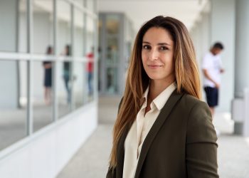Entre artigos científicos, código ou conferências: como pode ser o dia de uma mulher no mundo da engenharia?