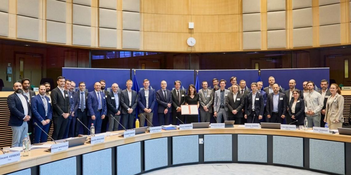 INESC TEC foi a Bruxelas assinar lançamento do projeto AI.grids pertencente ao Pacote de Soberania Tecnológica da Comissão Europeia