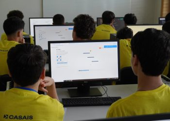 From programming to quantum computing: young students explore computer science at INESC TEC