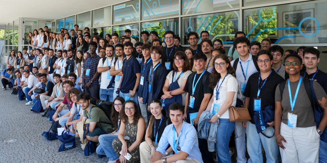 O verão trouxe mais de uma centena de estudantes ao INESC TEC. Vêm estagiar e “experimentar a investigação por dentro” 